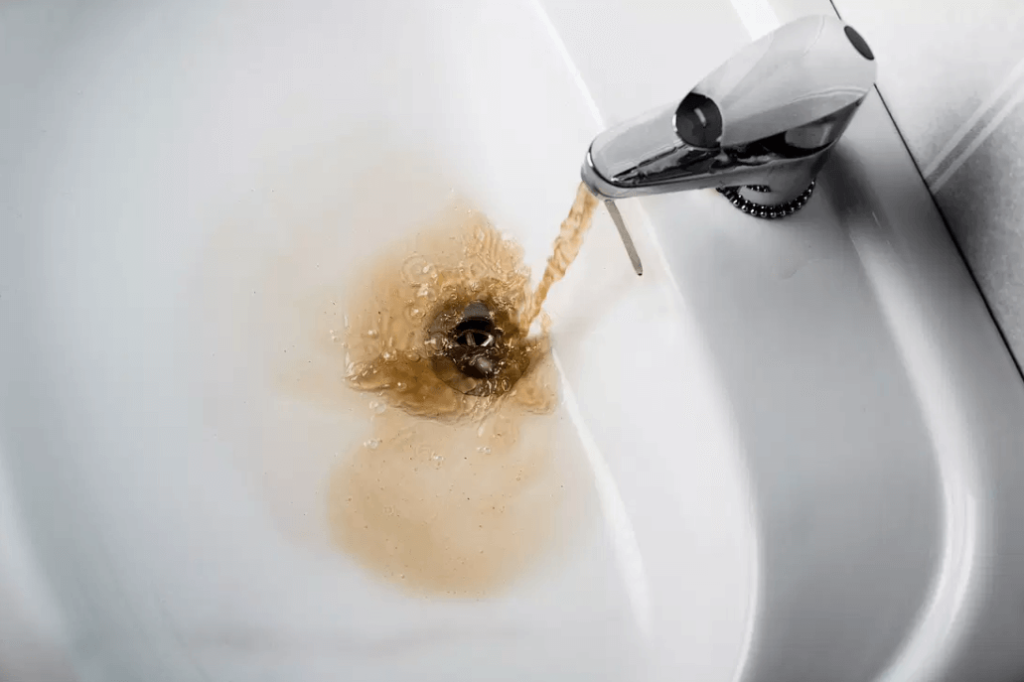sink dirty water